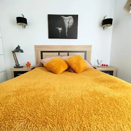 Apartamento Ciara Garden شقة يوريت دي مار